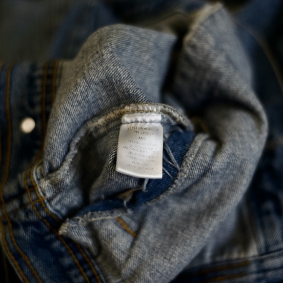 Sadie & Sage keepmewild Embroidered Distress Denim Jacket M/L - Picture 12 of 12